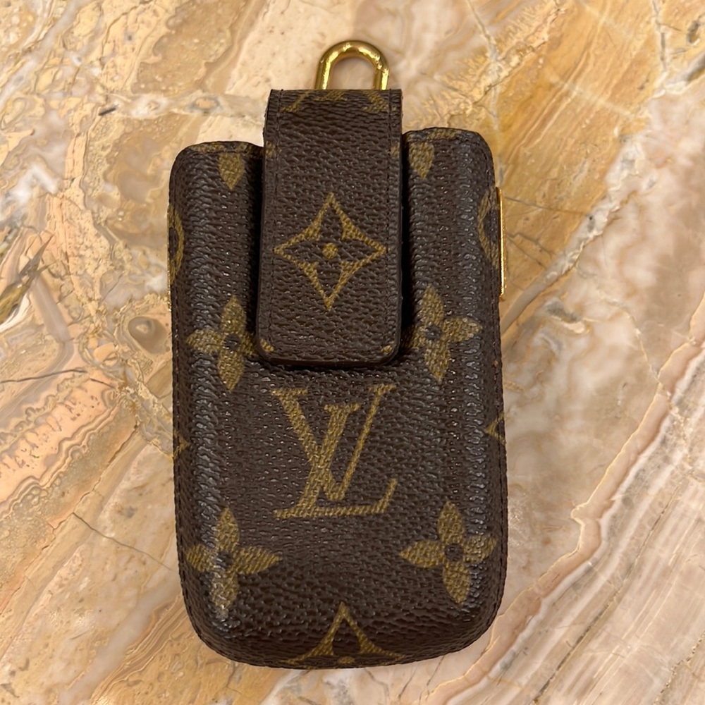 Louis Vuitton Monogram Etui TelePhone International PM